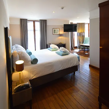 De La Poste - Relais De Napoleon Iii 4*