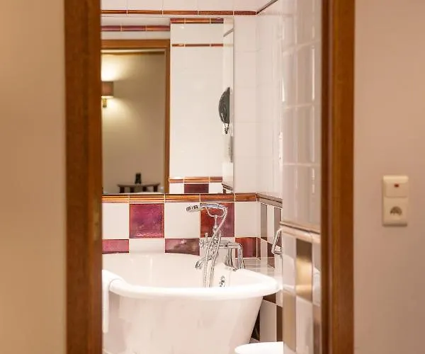 Hotel De La Poste - Relais De Napoleon Iii 4*