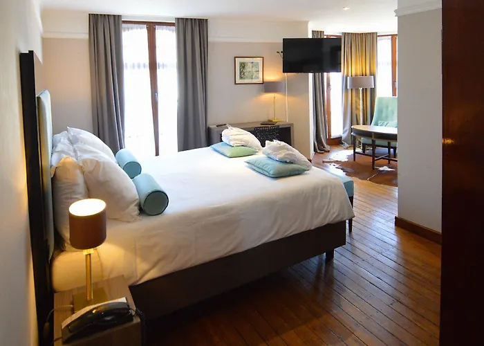 De La Poste - Relais De Napoleon Iii 4*